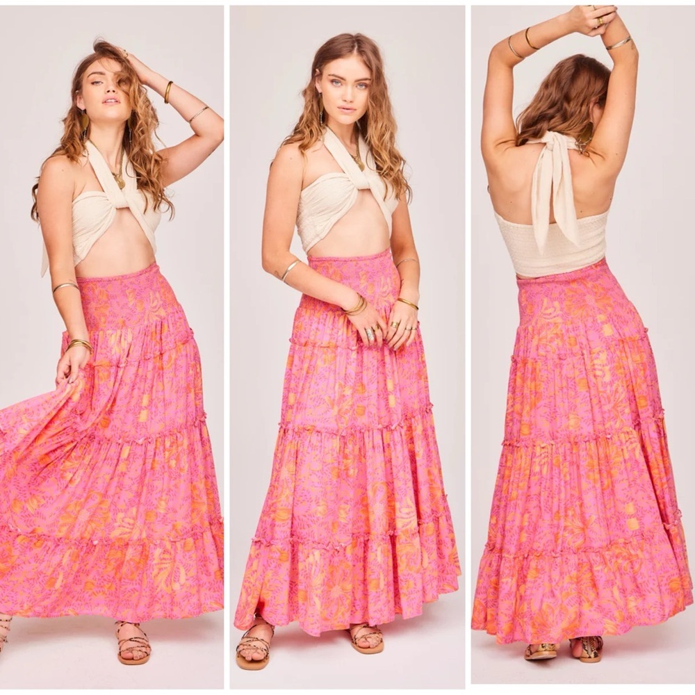 Jen’s Pirate Booty Garden Party Circle Skirt Size M in Dragonfruit color.